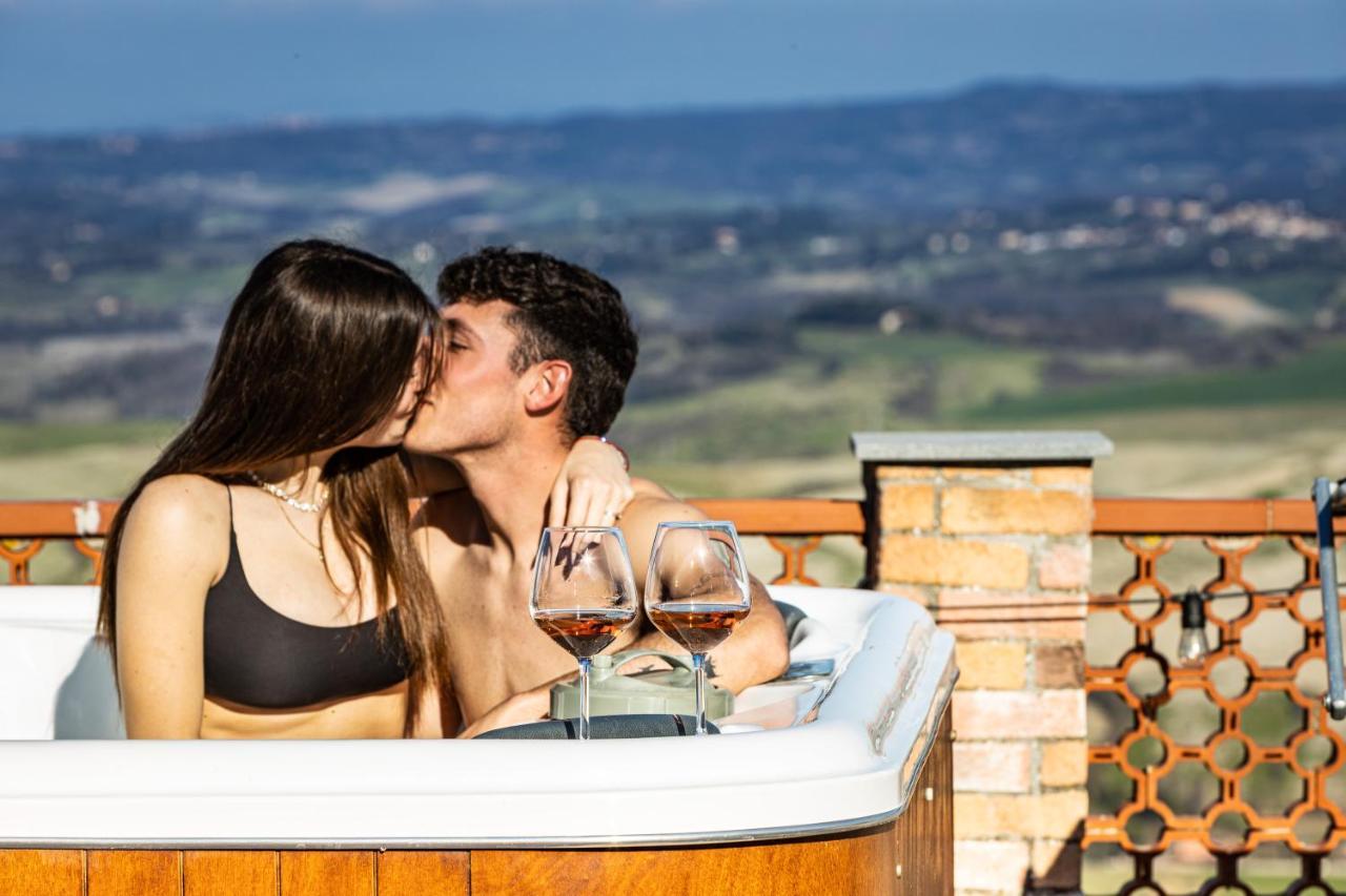 Agri Apartment La Terrazza La Ripadoro Chianni Dış mekan fotoğraf