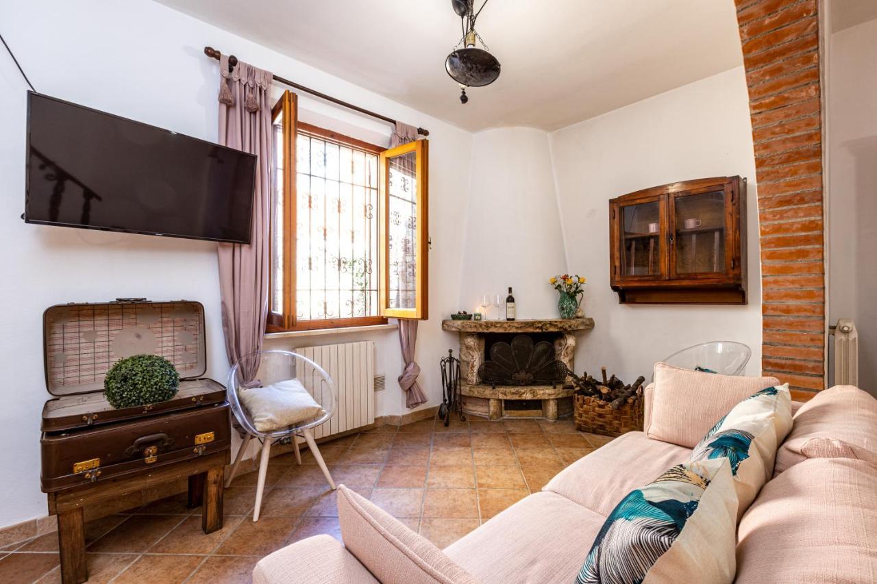Agri Apartment La Terrazza La Ripadoro Chianni Dış mekan fotoğraf